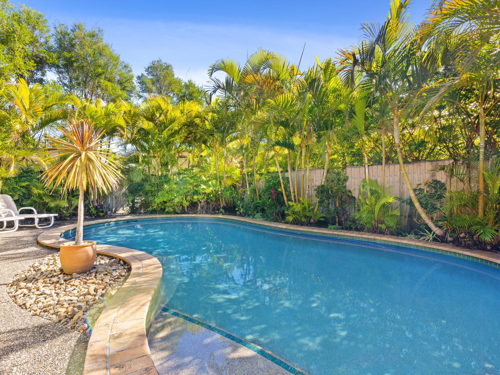 115 DUNLIN DR, BURLEIGH WATERS QLD 4220, 0 कमरे, 0 बाथरूम, House