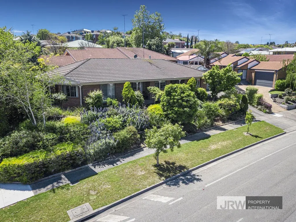 Spacious 4 bedroom family home
