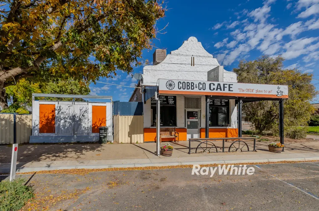 Murrayville 3침실 Cafe WITH 3 bedroom home!