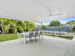 16 Mariners Crescent, Banora Point