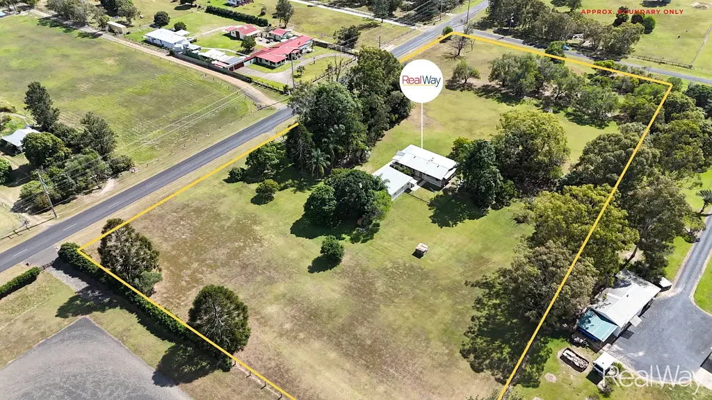 15 Paradise Lane, Branyan, QLD 4670