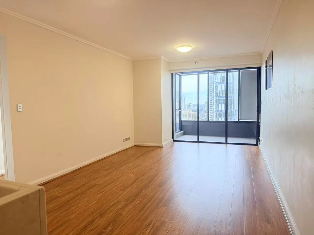 Two Bedrooms Two Bathroom Apartment Plus Car Spaces and study at World Tower