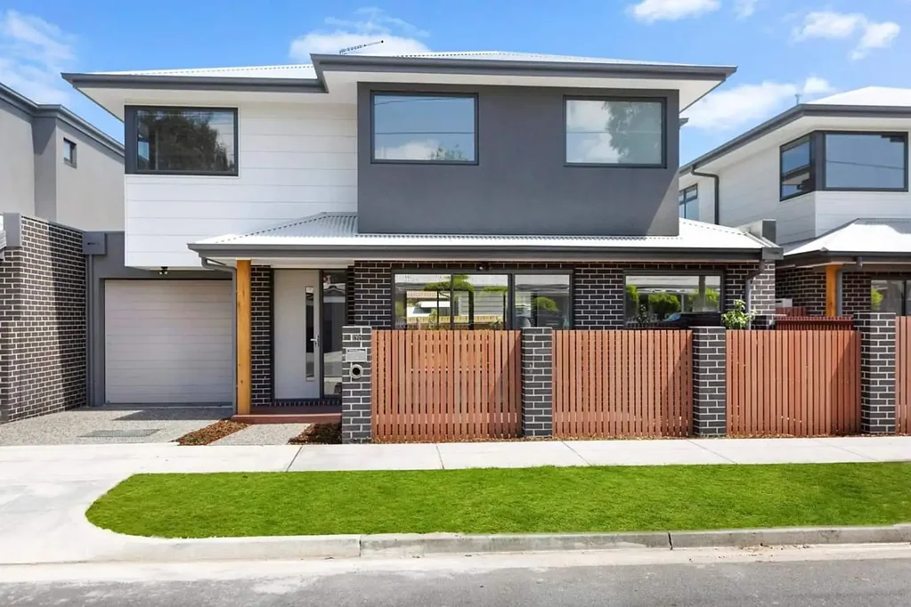 Architecturally Designed Family Townhouse - Space, Style & Convenience