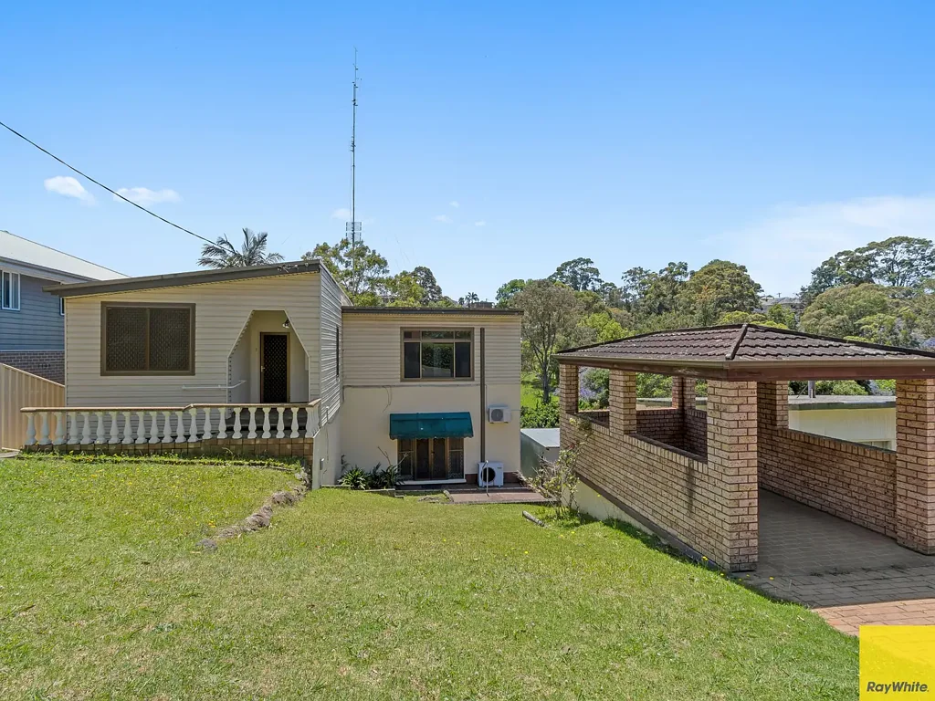 64 Robertson Street, Coniston, NSW 2500