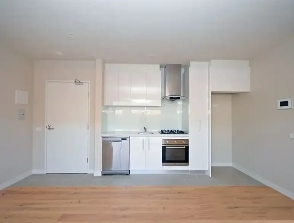 Stylish Two-Bedroom Apartment Close to Box Hill Central