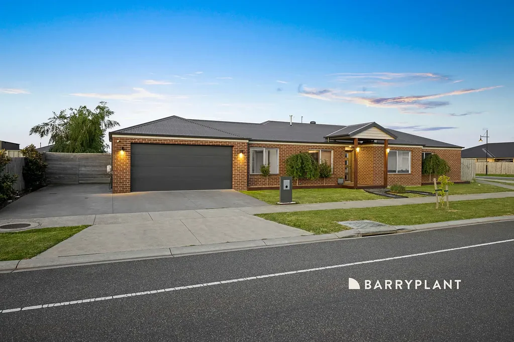 Warragul 3ਬੈੱਡਰੂਮ Family Comfort, Modern Living and Walk-Everywhere Convenience