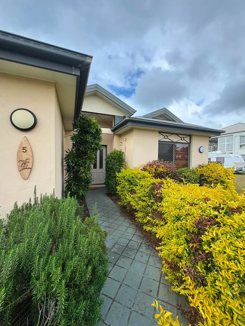 4 Bed in Gated Community with Pool and Tennis Court