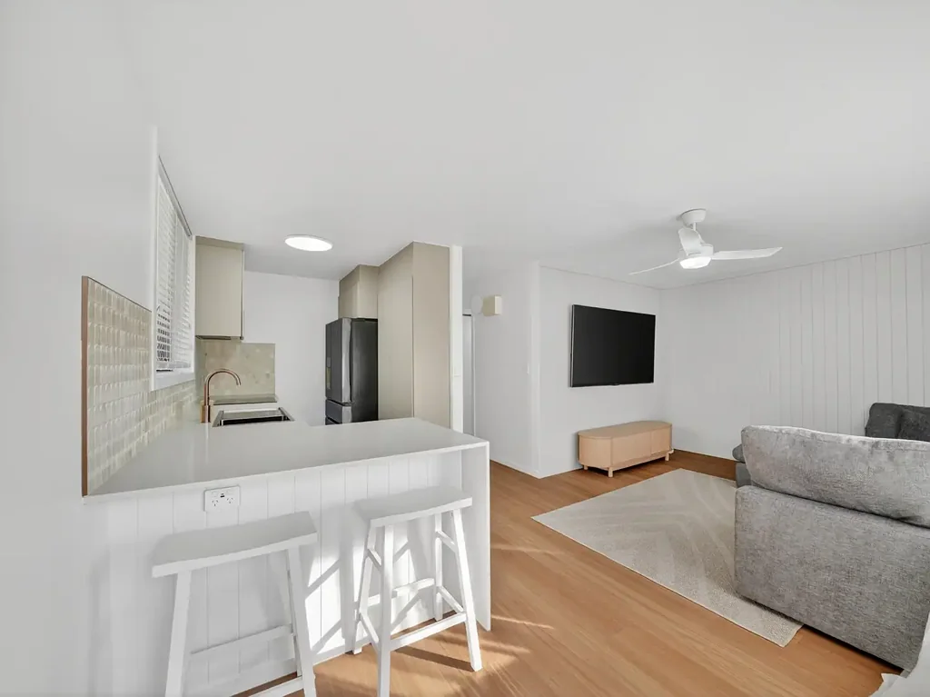 Mermaid Beach 2部屋 Renovated Coastal Living in Blue-Chip Position