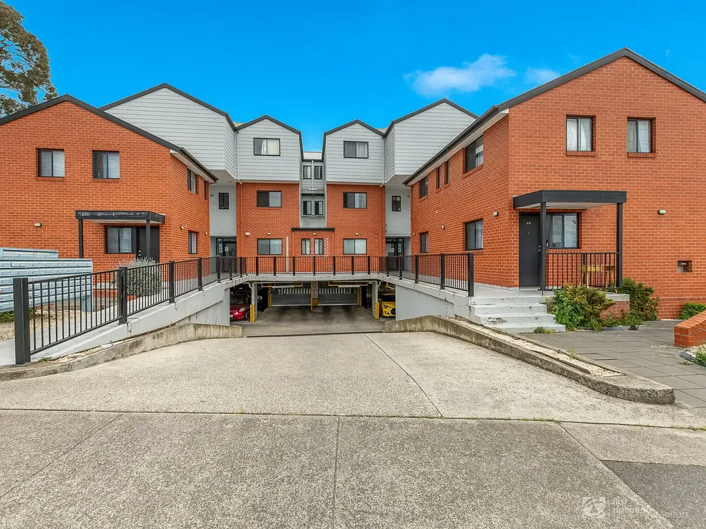 For Lease: Fully Furnished 2-Bedroom Apartment – Prime Location in Bundoora