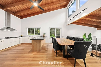 Iba Pa - 10 Banool Road, Selby, VIC 3159