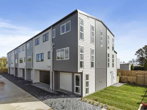 Sandringham 4部屋 Brand New & Freehold in Central Auckland !!!