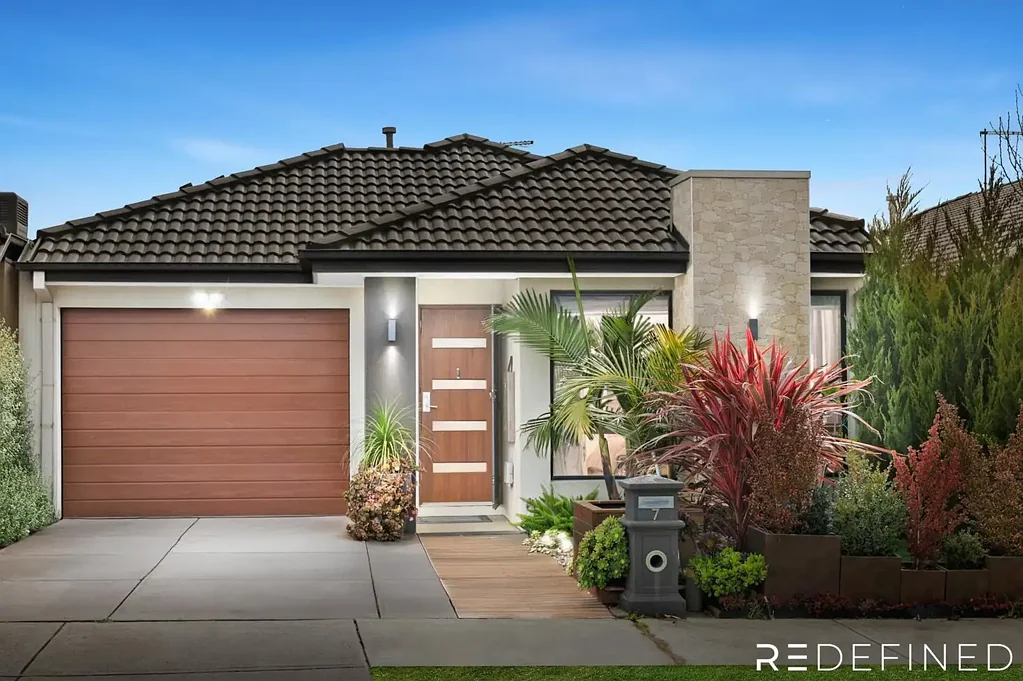 Mickleham 3Kwarto Immaculate Home in Thriving Merrifield Estate - A Must-See