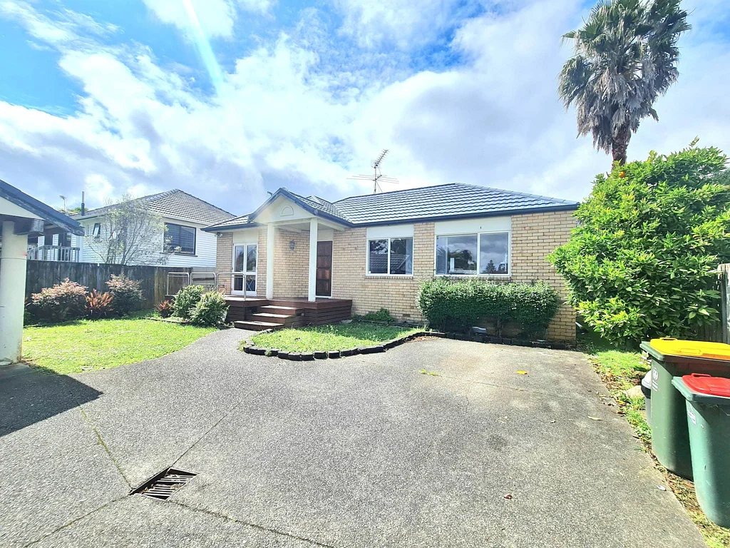 Three bedroom family home on Wallace Rd