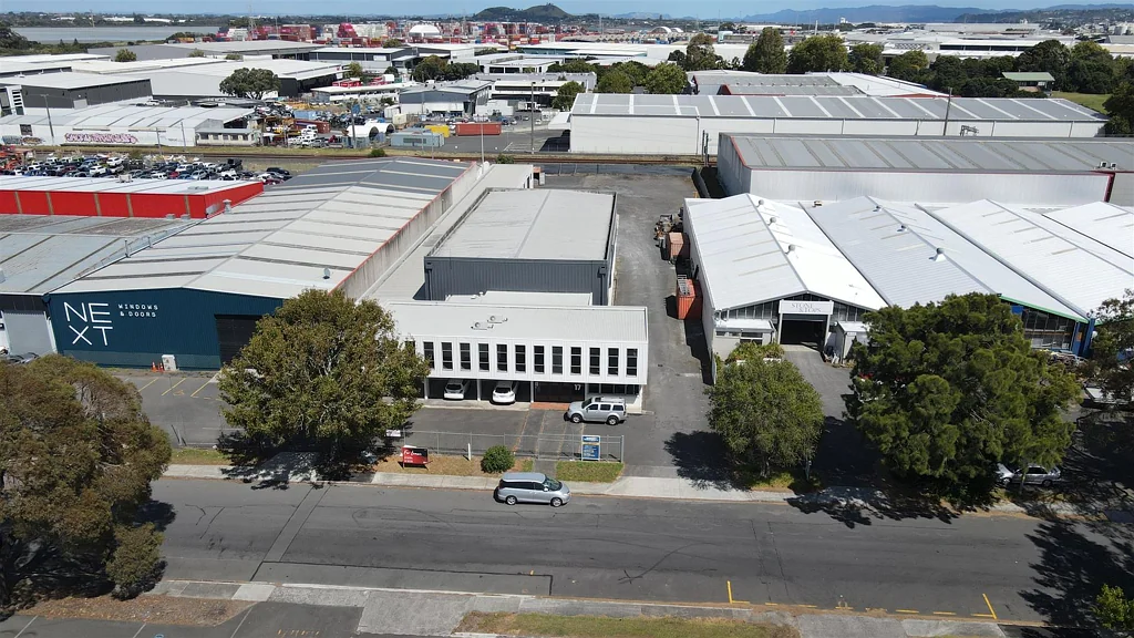 Penrose  CBRE | Sought after Warehouse to Yard Ratio