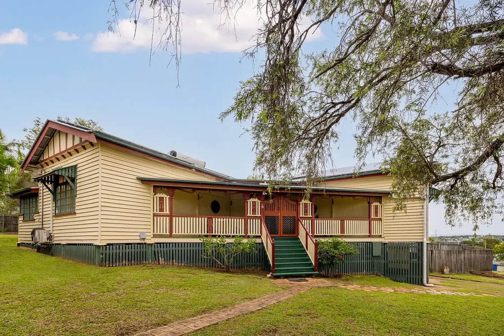 15 Braeside Road, Bundamba, QLD 4304
