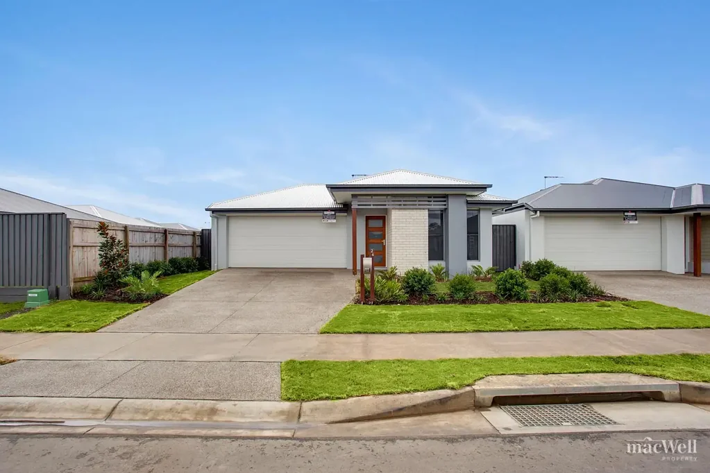 Welcome Home to Modern Family Living in Sought-After North Harbour