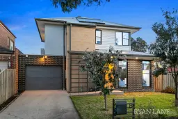 8 Linnet Street, Altona