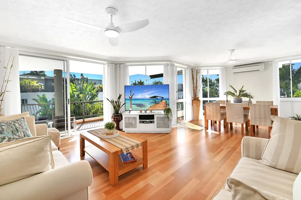 Runaway Bay 3ਬੈੱਡਰੂਮ North Facing 3 bedroom Unit - Water Views - Secure Coastal Location