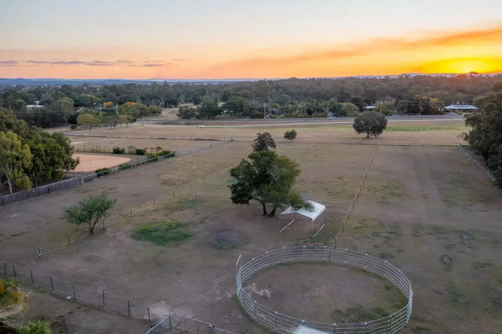 Lowood 4 Slaapkamer 3 Acres - Subdivision Approved - End of Cul-de-sac.
