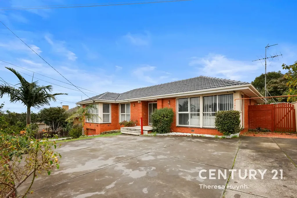 Springvale 3 Bedroom Family Home with Loads of Potential
