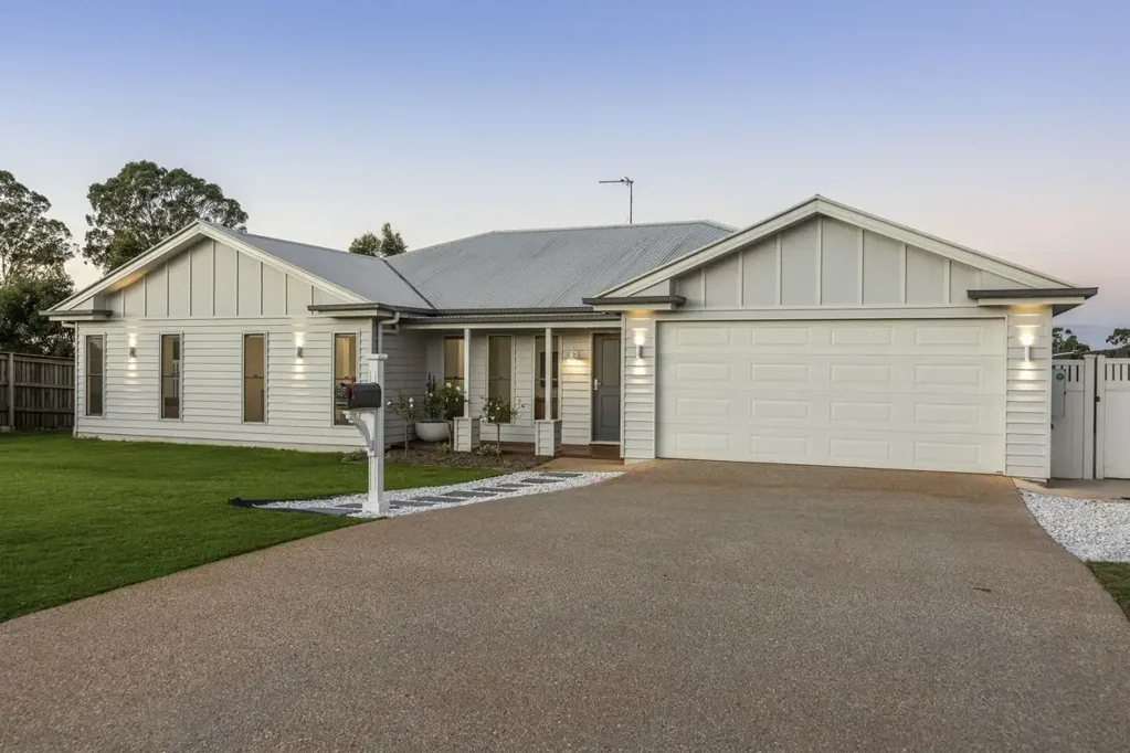 Kleinton 4બેડરૂમ Modern Contemporary Living with Style, Space, and Comfort