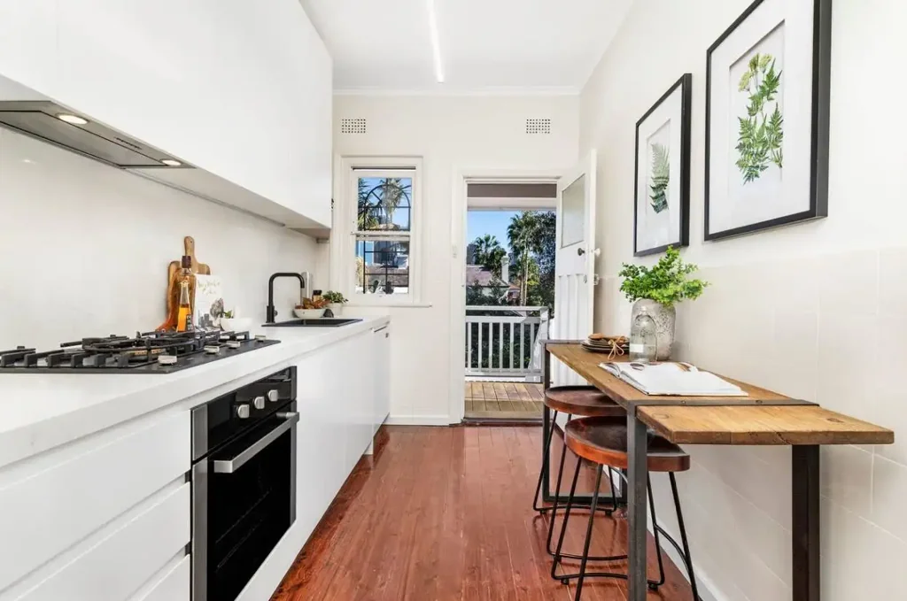 Charming Deco Apartment with Large Entertaining Terrace