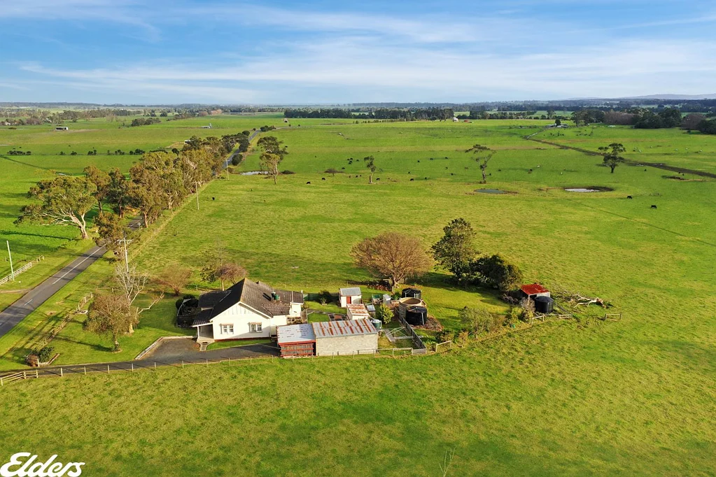 Calrossie OLD WORLD CHARM WITH ACREAGE
