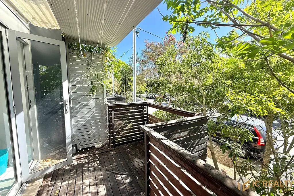 DEPOSIT TAKEN INSPECTION CANCELLED
Cozy 2-Bedroom Apartment in a Quiet, Convenient Location – Beaconsfield