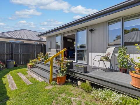 Linwood 3部屋 Single-Level Post-Quake Townhouse