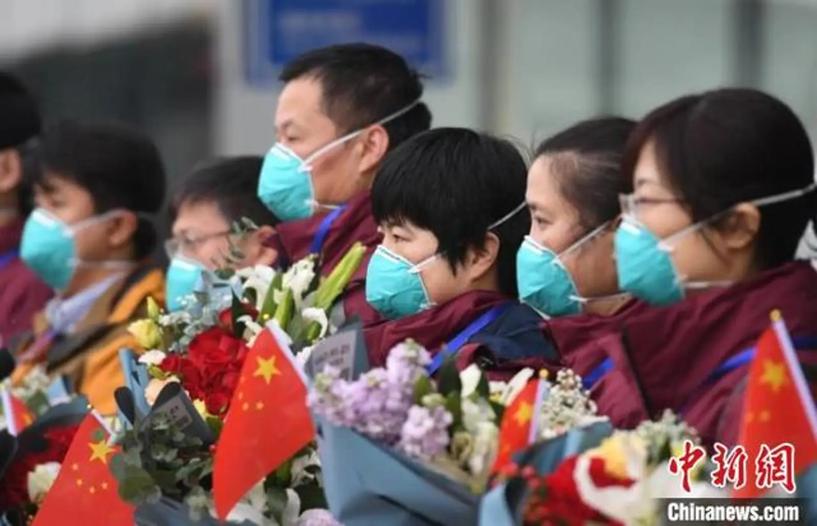 第二批中国赴意大利抗疫医疗专家组13人回到浙江