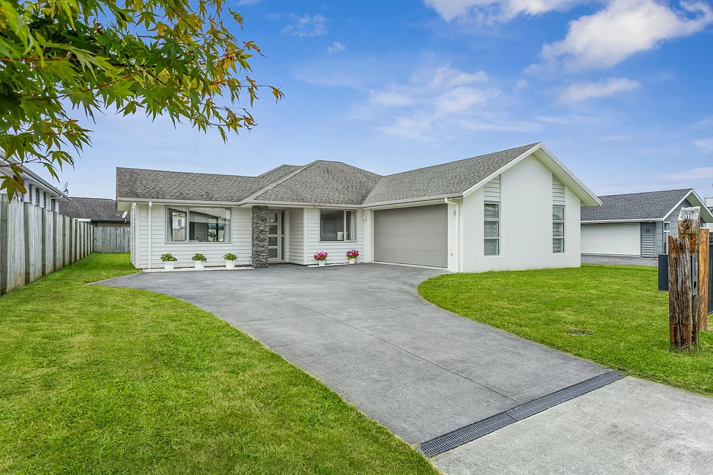 Cambridge 4Moenga Modern comfort & central - cul de sac living!