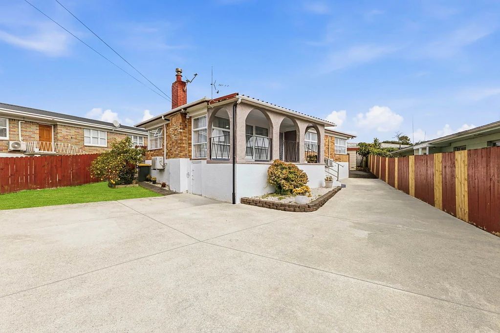 Manurewa 3બેડરૂમ Prime 865sqm Antique Brick Home