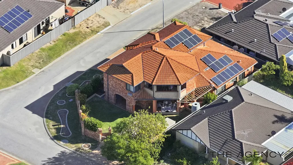 Warnbro 6ห้องนอน Two Houses in One Price – A Rare Opportunity for Large & Extended Families