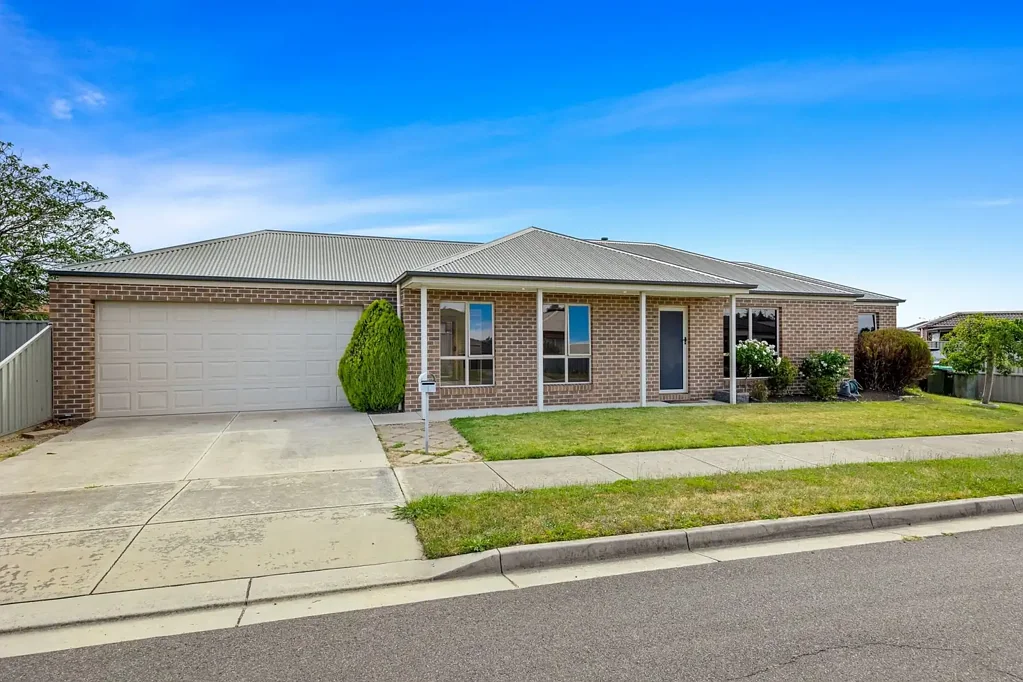 1 Ashwood Gardens, Mitchell Park, VIC 3355
