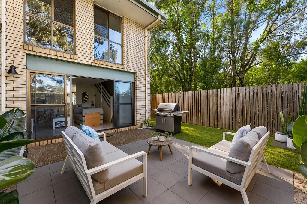 Maroochydore 2房  Central, Private and Ready for Its Next Chapter