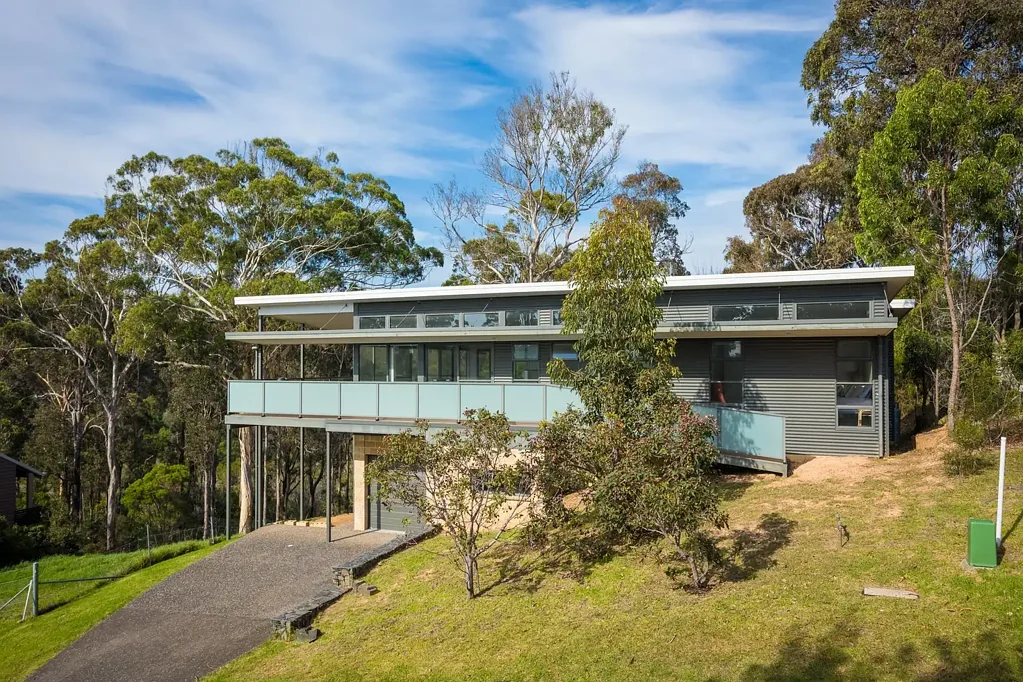 Tathra 3Moenga MODERN COASTAL RETREAT WITH RESERVE OUTLOOK