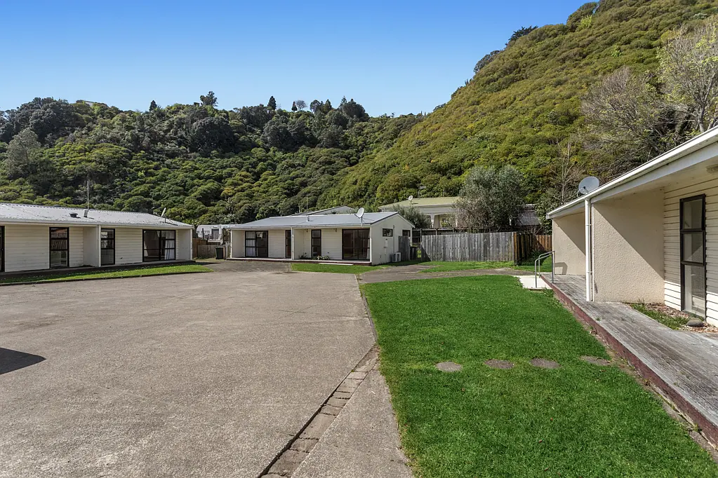 Whakatane 6房  Investor Opportunity or Own Your Home