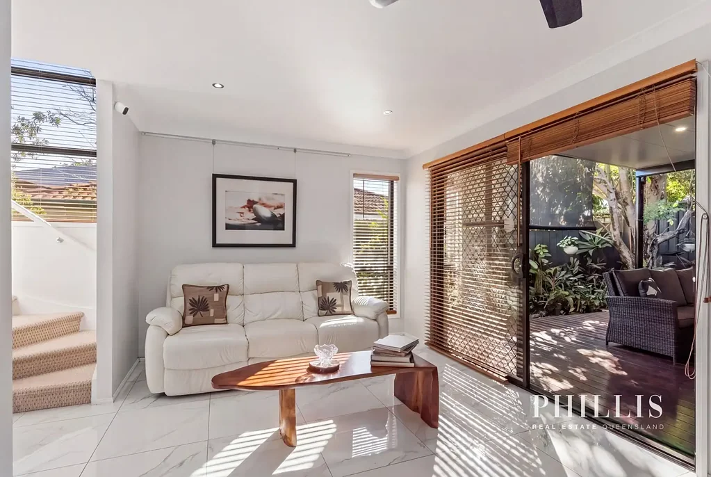 3/113 Whiting Street, Labrador, QLD 4215
