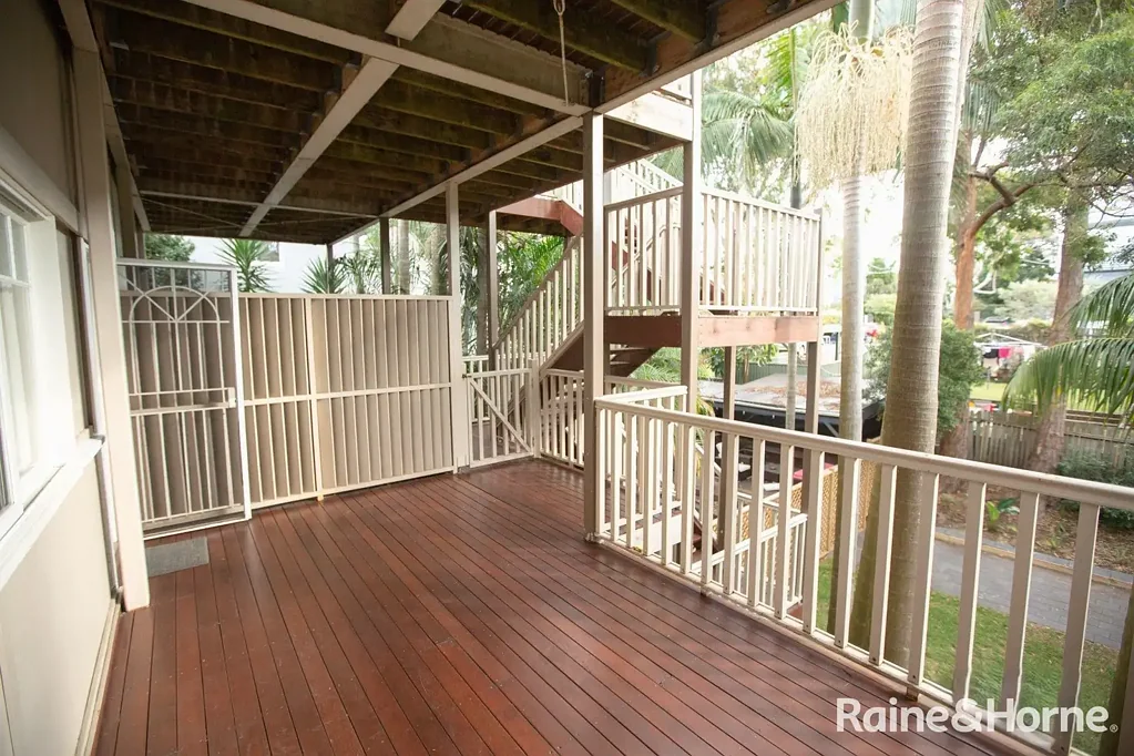 GARDEN APARTMENT IN THE PERFECT BEACHSIDE LOCATION