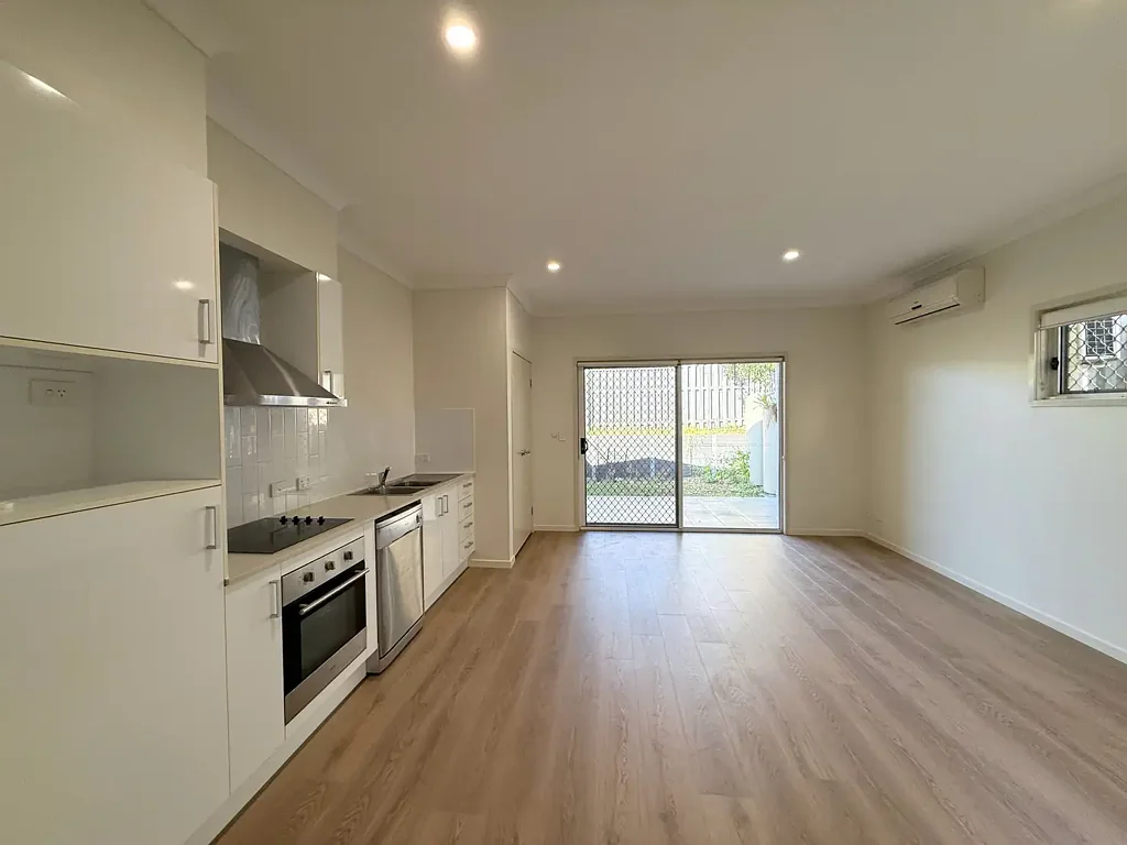 LOW MAINTENANCE 2 BEDROOM WITH 2 BATHROOMS