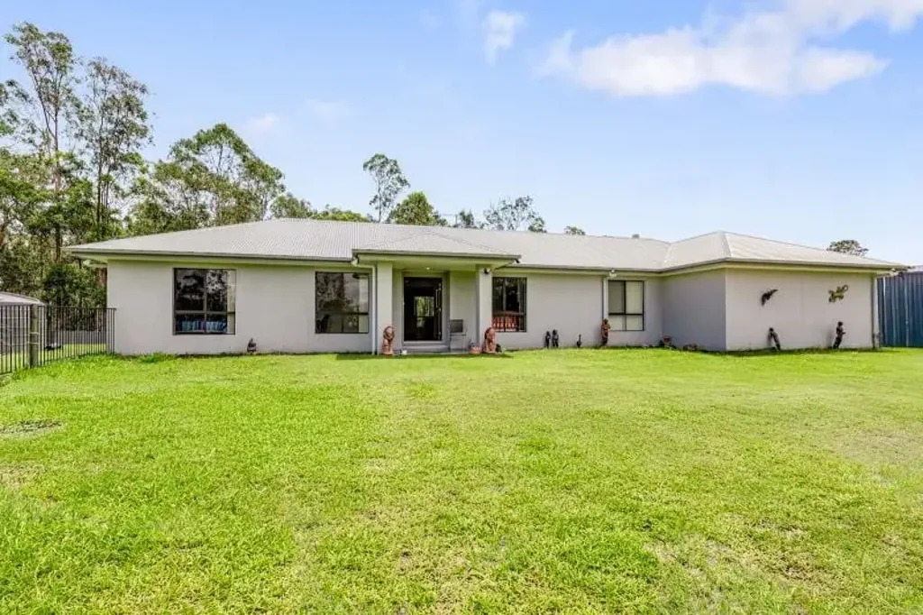 Tamaree Modern 2022 Built Home on a Flat, Usable Acre in Tamaree