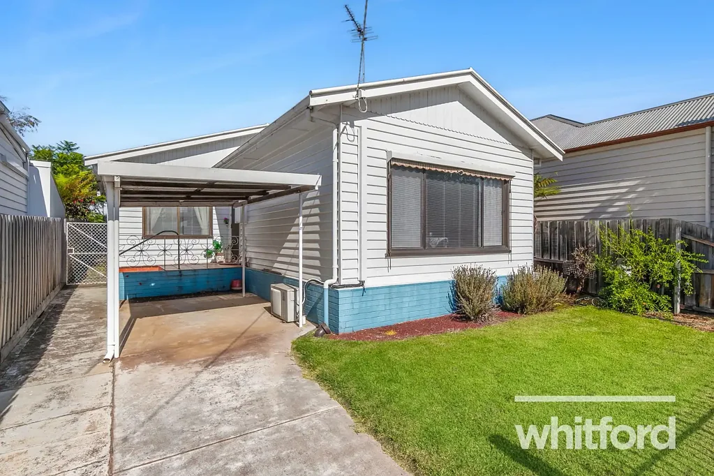 Geelong West 3Zimmer Charming Home with Endless Potential in Geelong West