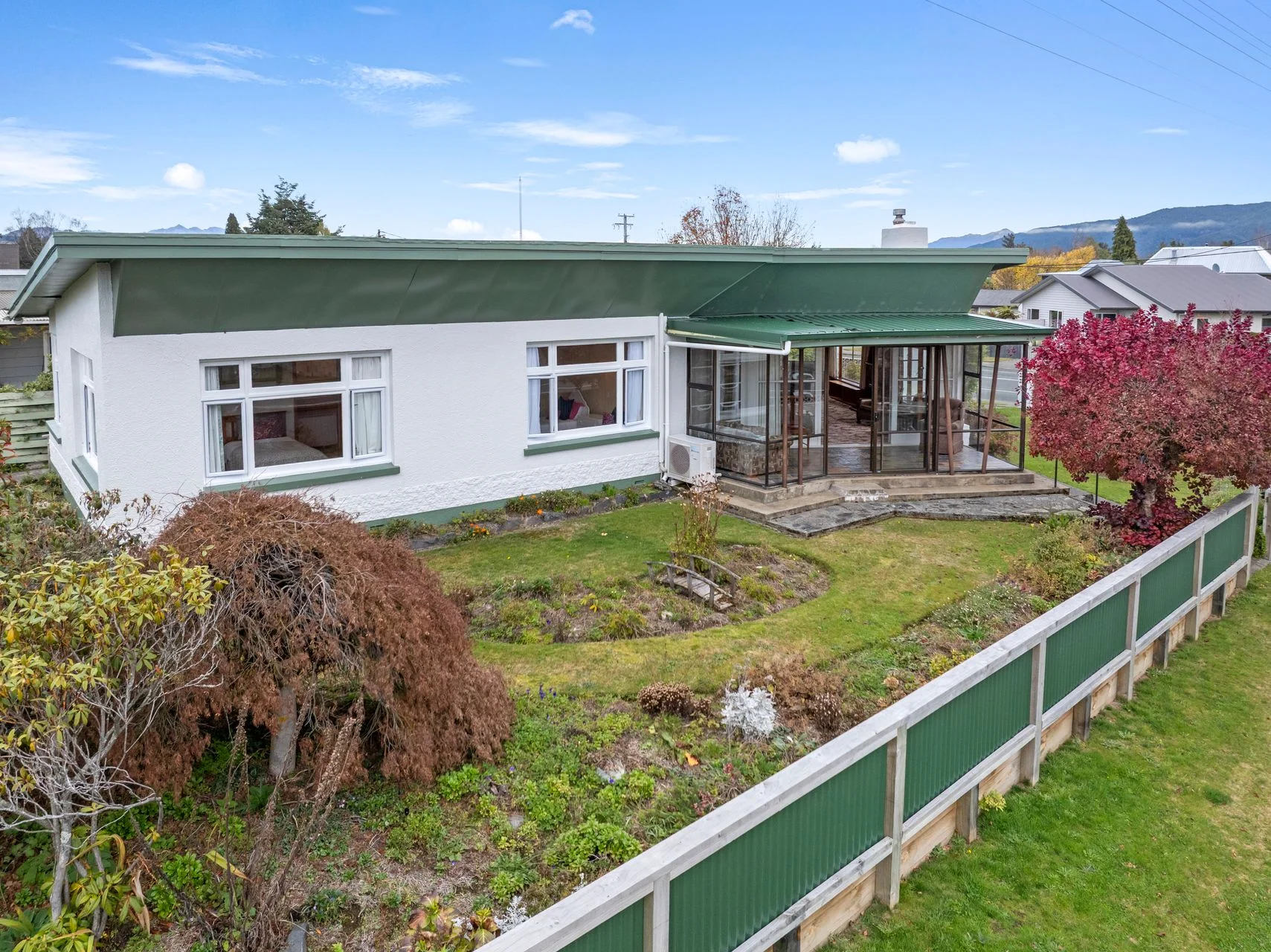 Te Anau 3Kwarto Prime Location with development potential