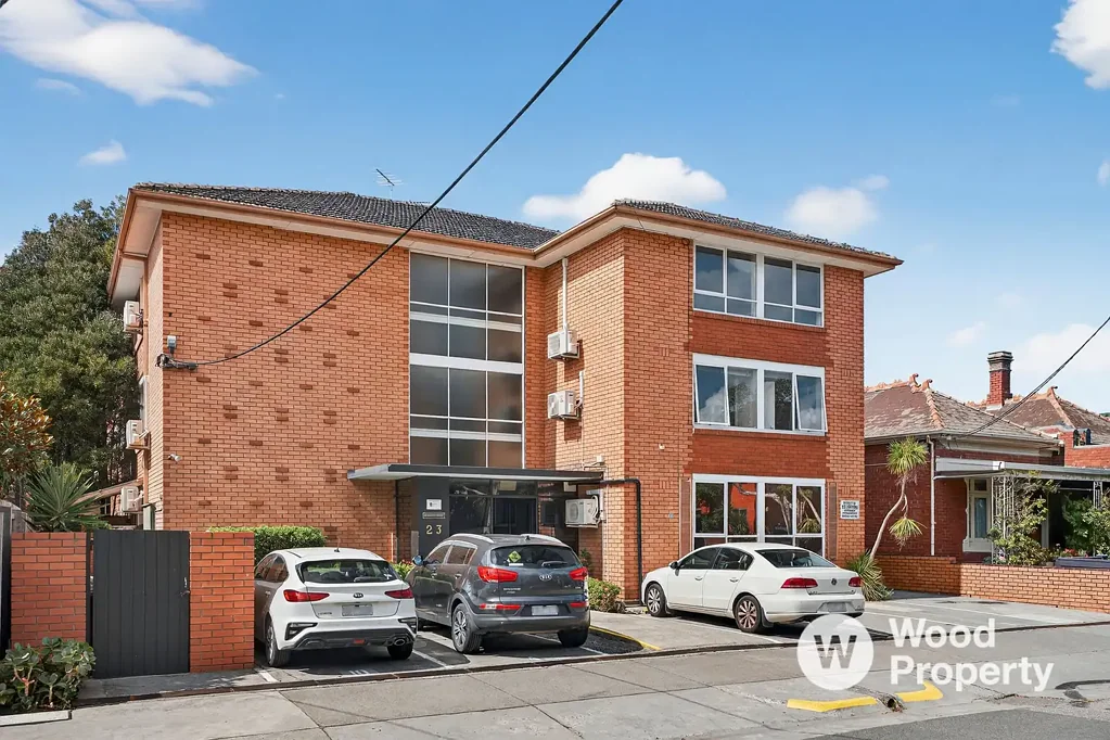 Top Floor Richmond Living with Allocated Parking