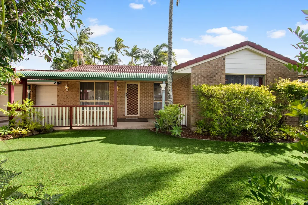 Deception Bay 4房 Deception Bay宁静社区 601m²宽敞土地 新定制厨房石材台面 学区房便利交通 超高速NBN光纤 全围栏隐私花园 Quiet & family friendly home in a sought after pocket of Deception Bay