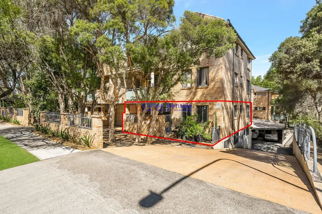 Modern Ground Floor Unit with Private Courtyard