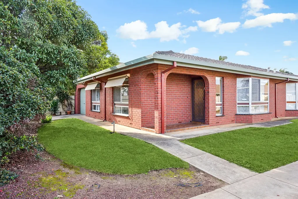 Woodville North 2Phòng ngủ Private, Peaceful & Packed with Potential!