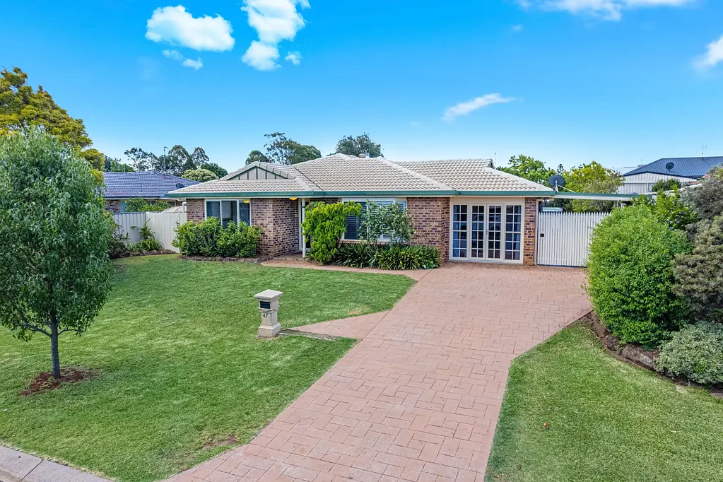 47 Gainsborough Drive, Glenvale, QLD 4350
