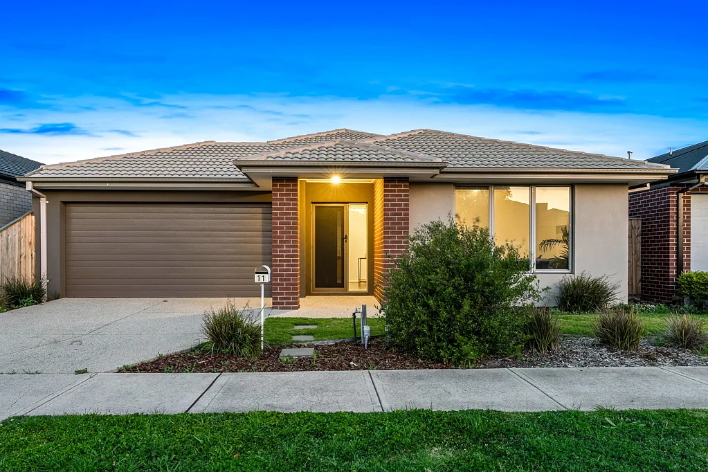 11 Puckle Avenue, Mickleham, VIC 3064