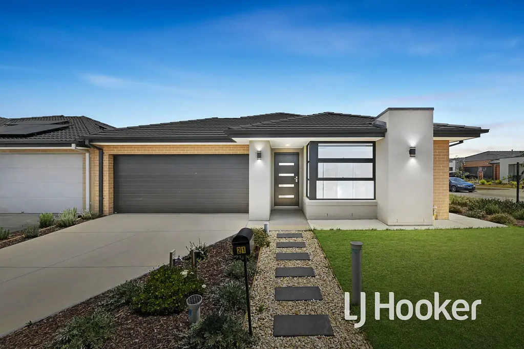21 Arctic Street, Clyde North, VIC 3978